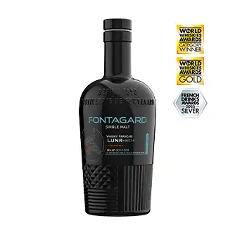 Bouteille de whisky français Single Malt LUNR, maturé 8 mois dans des amphores en verre et influencé par les cycles lunaires Bouteille de whisky français Single Malt LUNR, maturé 8 mois dans des amphores en verre et influencé par les cycles lunaires